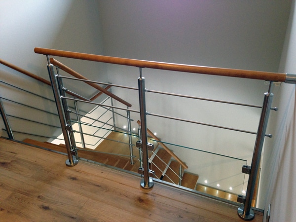 chantier-part-2-4 Garde corps inox tige et verre sur mezzanine