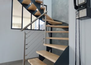 Escalier design et moderne bois metal et inox