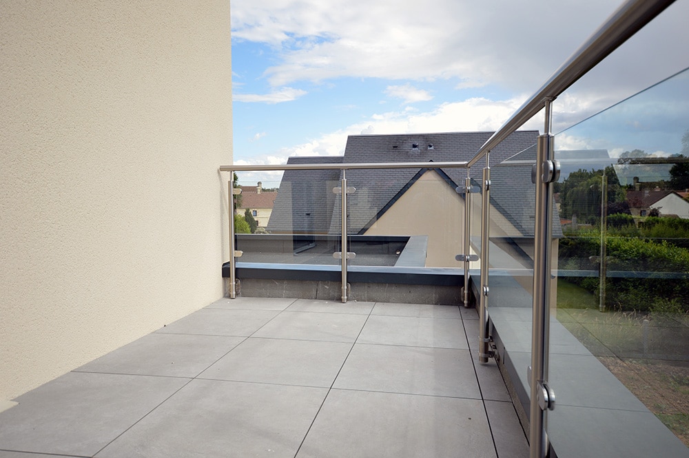 , Toit-terrasse : installez un garde-corps qui assure la sécurité tout en étant esthétique