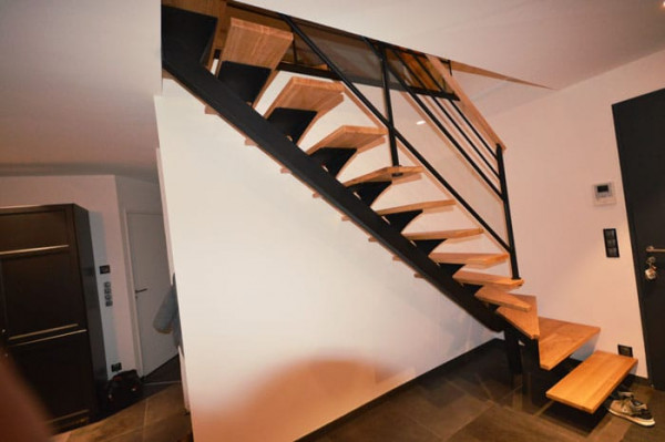 Escalier limon central 2 quarts tournants
