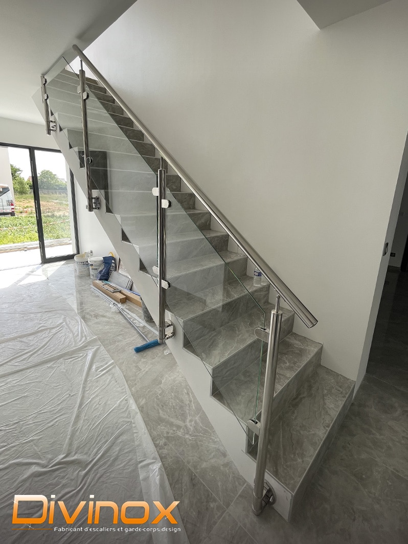Balustrade inox et verre en applique pour escalier